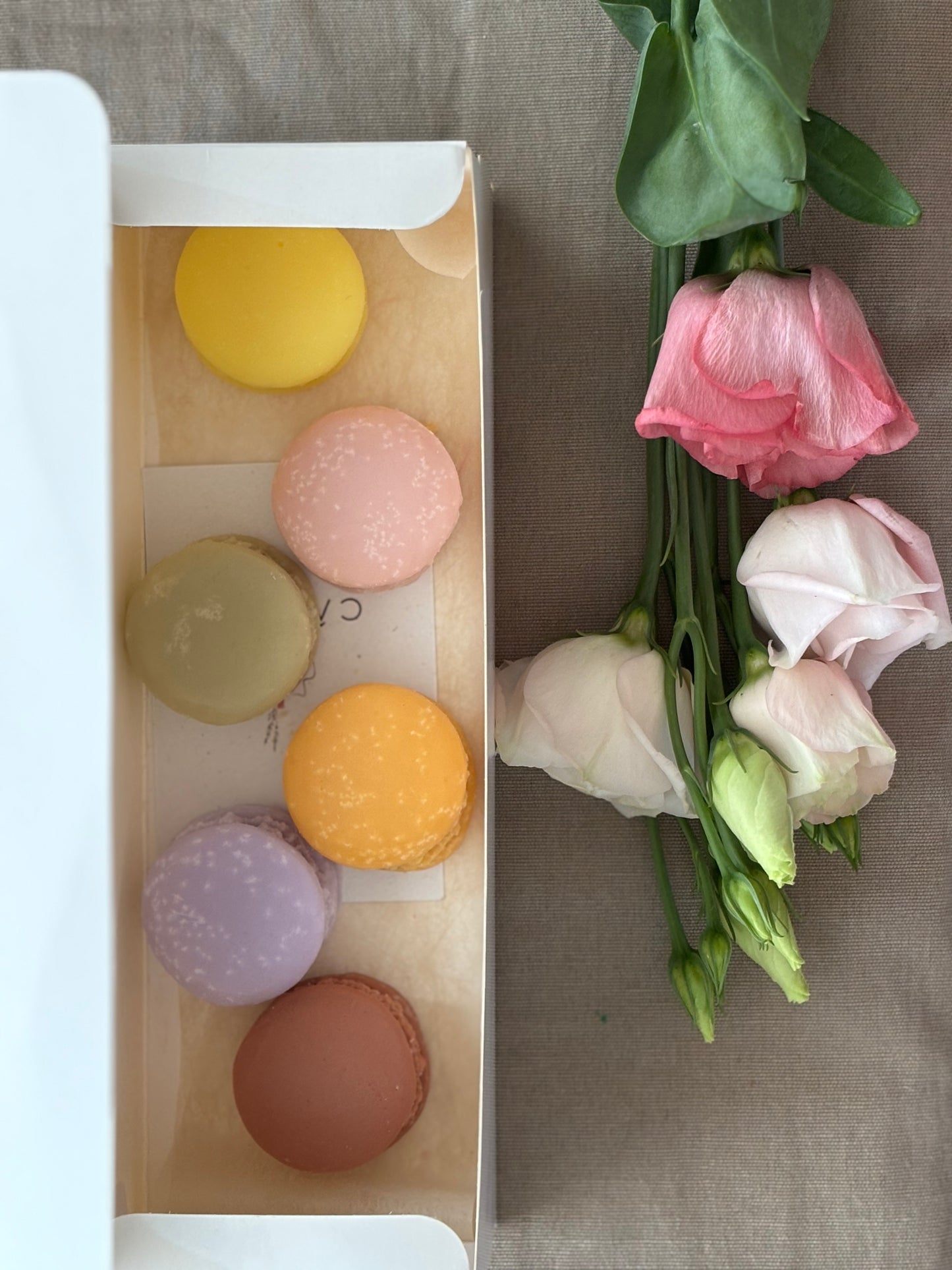 Macarons (pack of 6, 100gr)