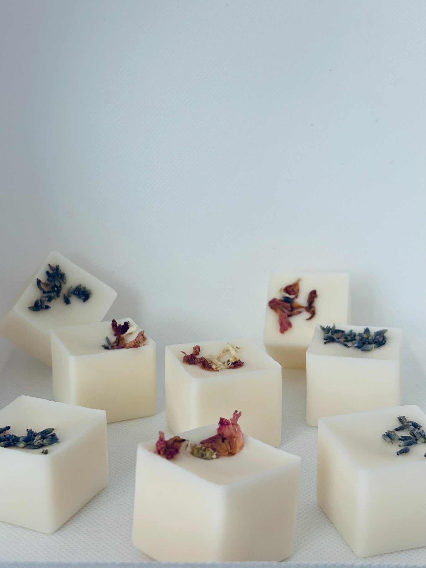 Blooming Cube Wax Melt 🪻 (Pack of 4, 136g)